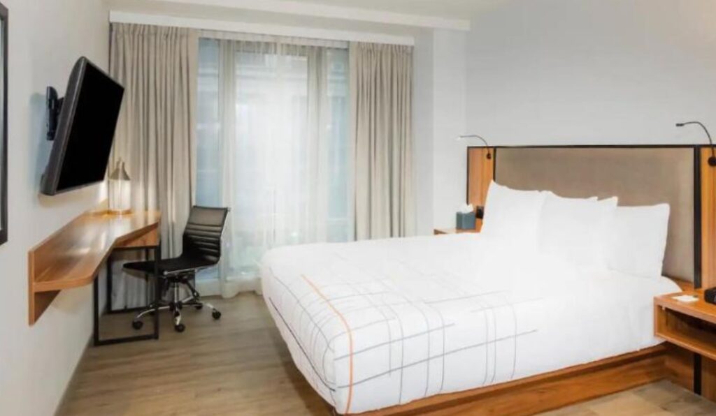 How-to-Book-Last-minute-Hotel-Deals