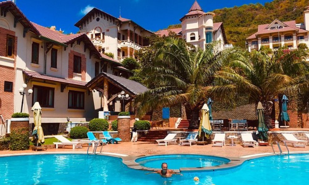 Top-5-Star-Hotels-Near-Me