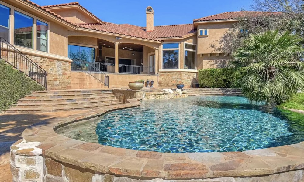 Top-Houses-With-Pools-for-Sale-in-San-Antonio