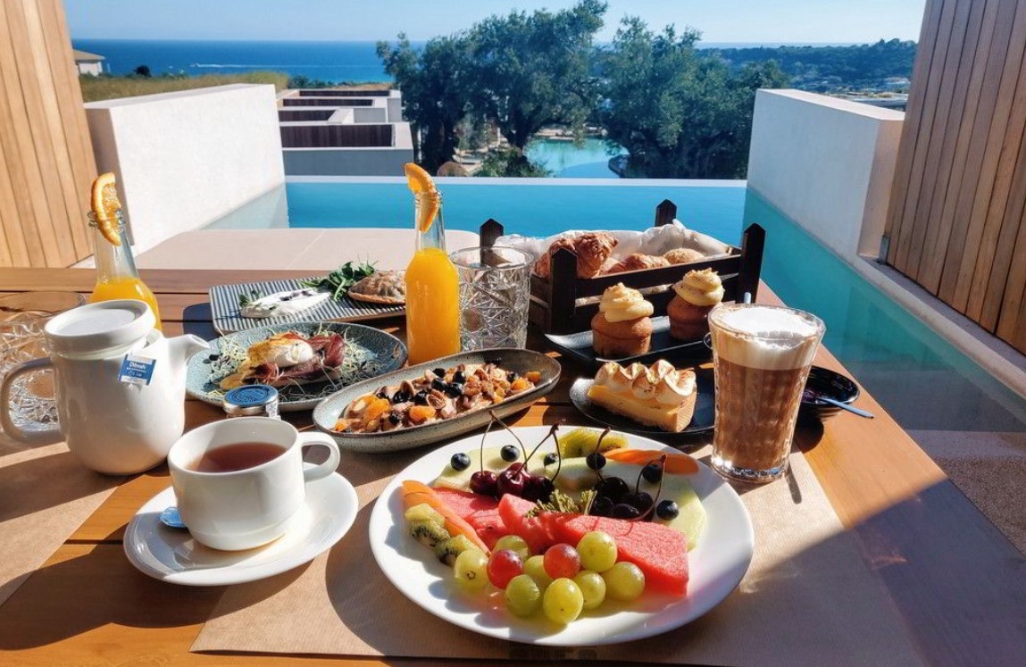 Why-Choose-Hotels-with-Free-Breakfast