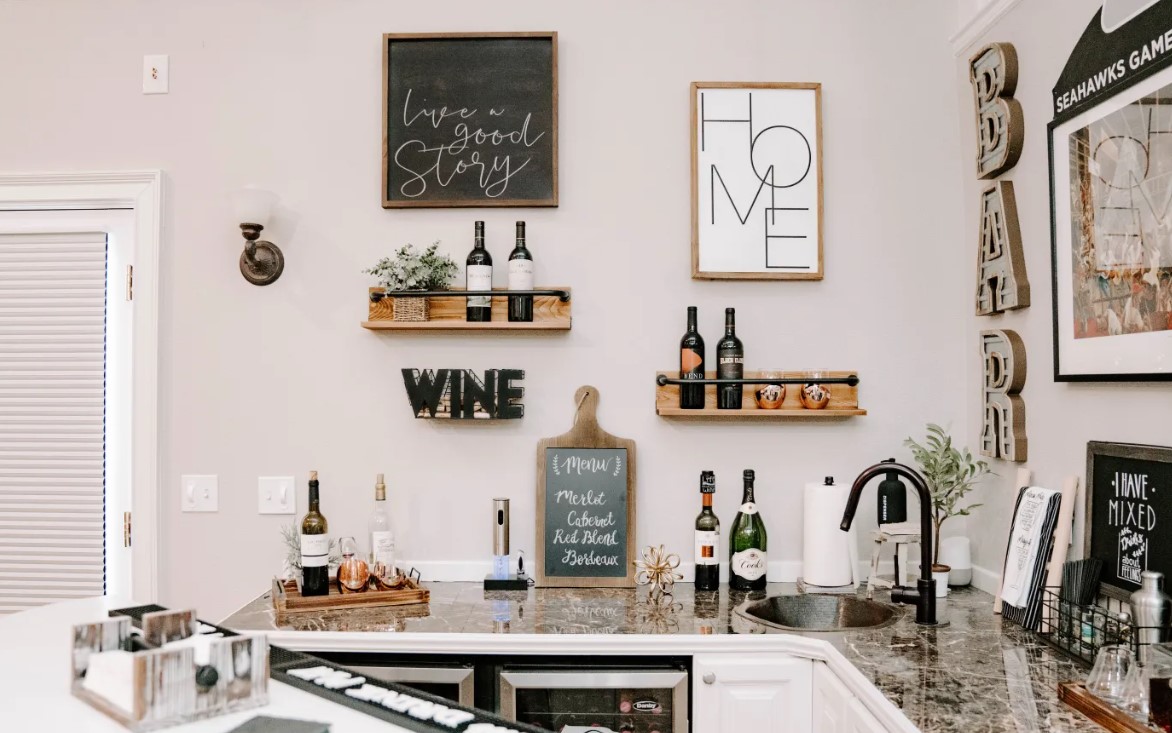 Why-Decorate-Your-Home-Bar-Walls