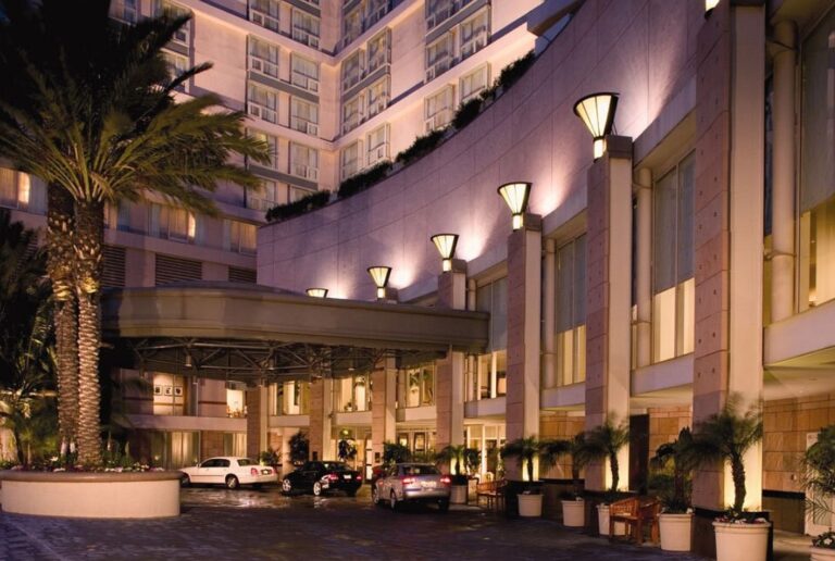 best-hotels-in-los-angeles-for-2024-top-luxury-stays-reviews-and-booking-tips