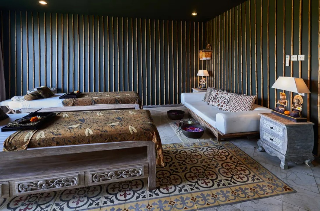 Comparison-Table-Best-Hotels-for-Digital-Nomads
