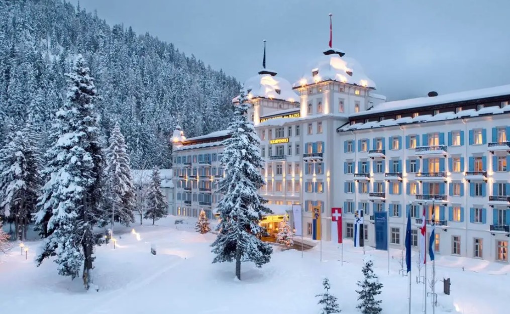 Comparison-Table-of-Top-Ski-Resorts