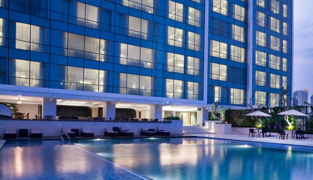 How-to-Book-a-Pet-Friendly-Luxury-Hotel