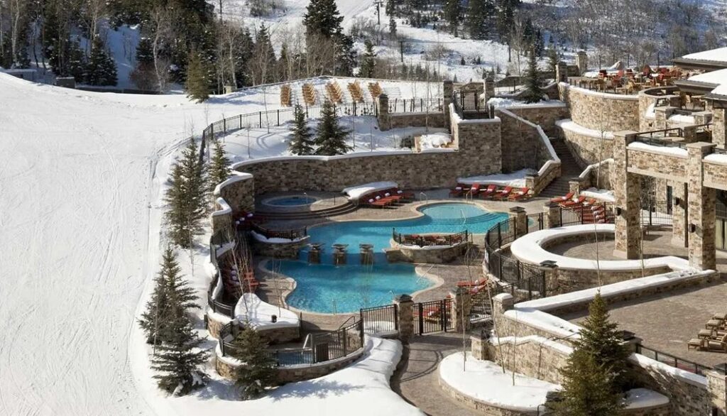 How-to-Book and-Where-to-Book-Ski-Resorts-with-Luxury-Accommodations