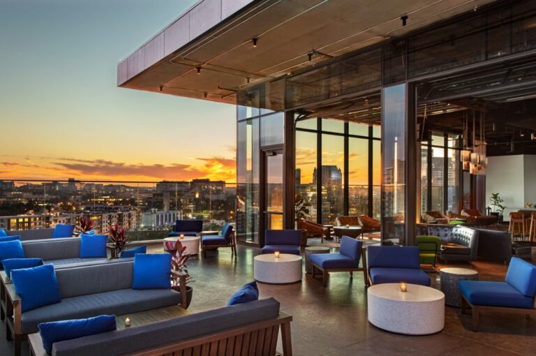 top-hotels-with-the-best-rooftop-bars-and-restaurants