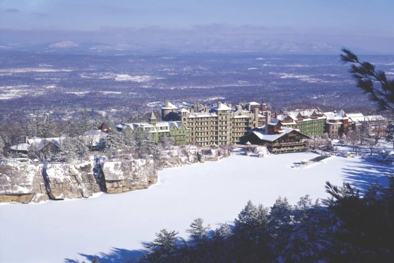 Hotels with Seasonal Packages for Winter or Summer