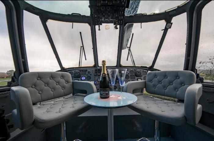 Luxury Hotels That Offer Helicopter Tours and Transfers