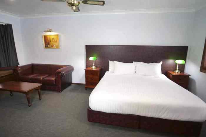 Hotels with 24/7 Check-In for Late-Night Travelers