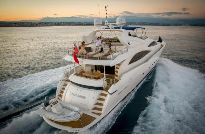 Hotels That Offer Private Jet or Yacht Transfer Services