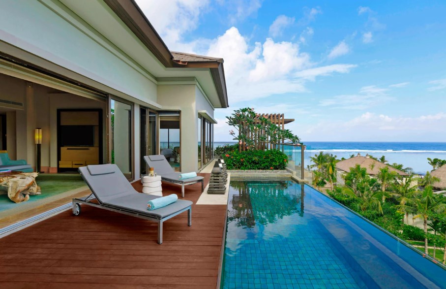 Luxury Beachfront Stay at The Ritz-Carlton Bali